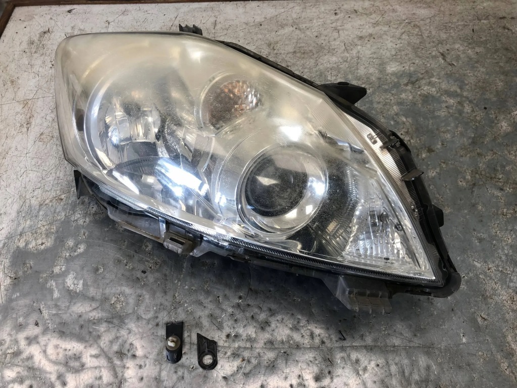 фото №1, Лампа правий перед toyota auris i lift 81110-02a40