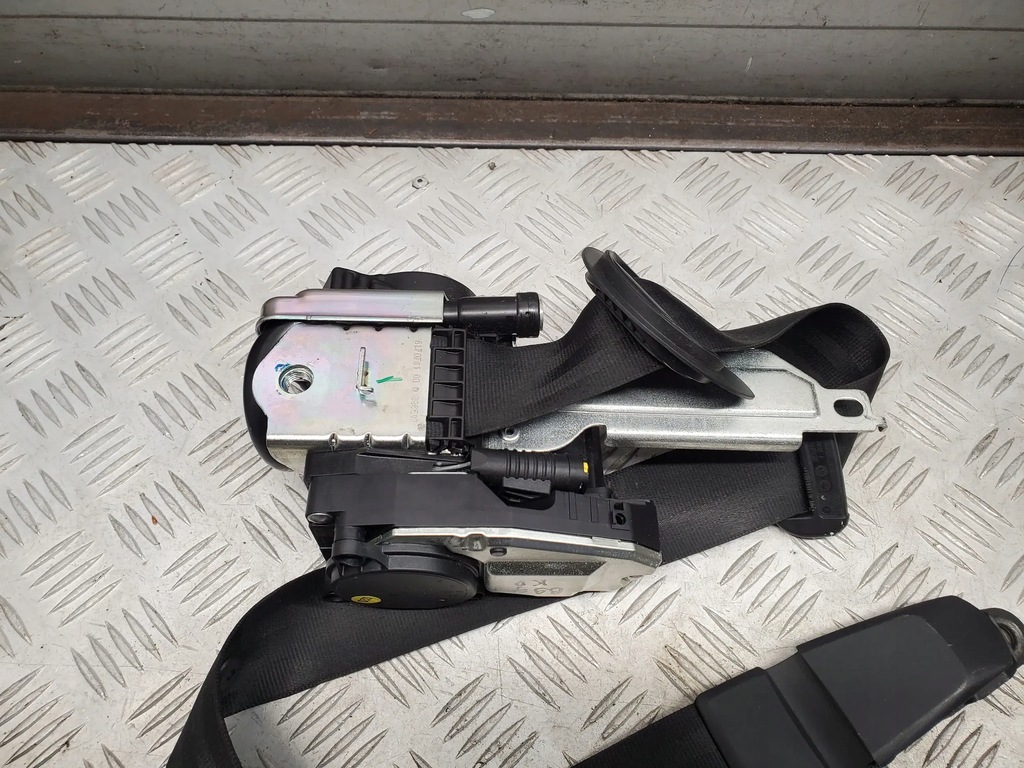 фото №6, Audi a4 s4 b9 8w0857705c перед сторона левая ремни безопасности