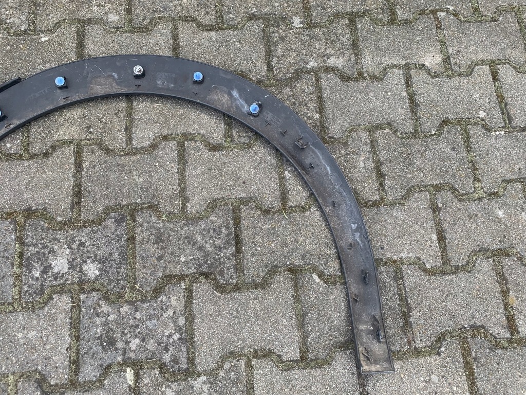 фото №7, Peugeot 3008 молдинг накладка крыла правый задняя 109798a2 28638c04