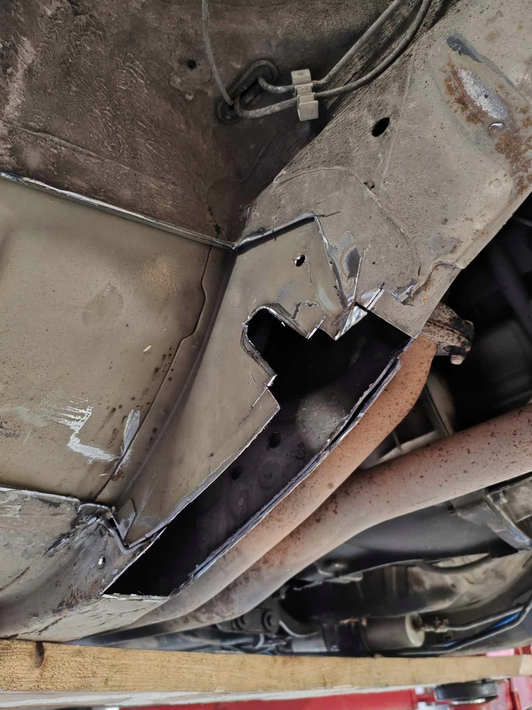 фото №13, Ремкомплект підсилювач лонжерон bmw e36 кронштейн tulei важеля swagier