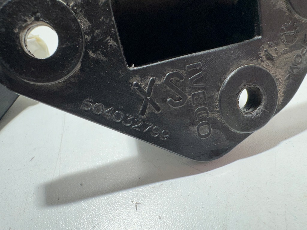 фото №4, Кронштейн кронштейн циліндра капот iveco eurocargo 504032799 504049432