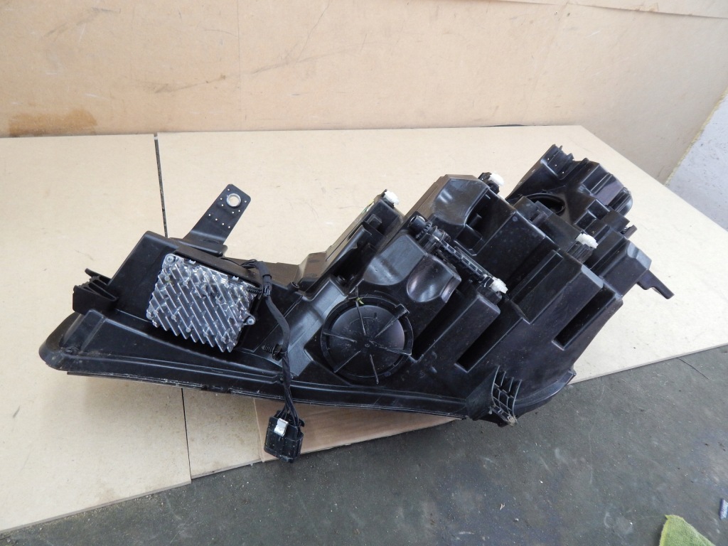 Лампа правий перед права передня mg 4 iv ev full led 11505839 в Україні