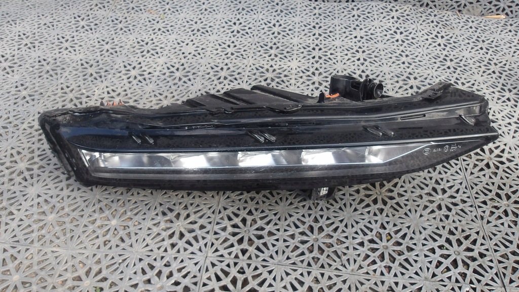 фото №1, Протитуманна фара лівий перед skoda superb iii