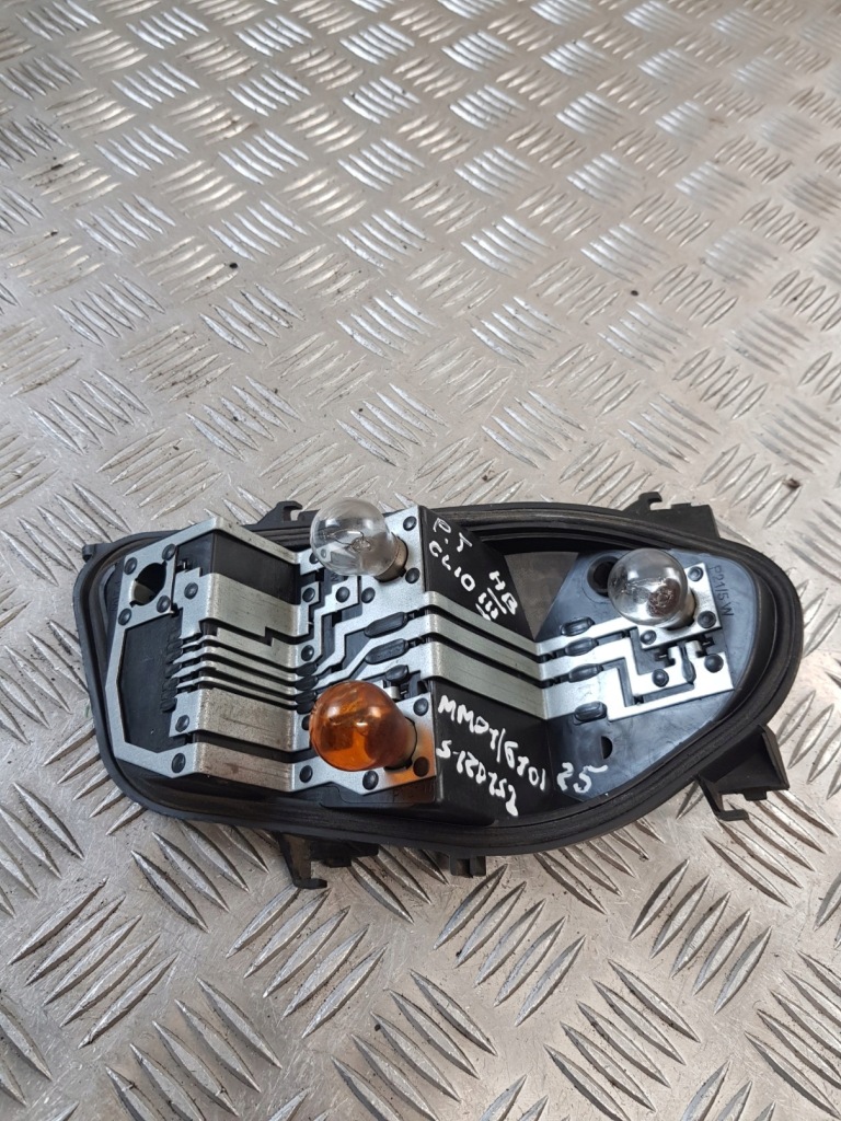 Купить Вкладыш лампы правый задний  renault clio iii hb 08r- европа