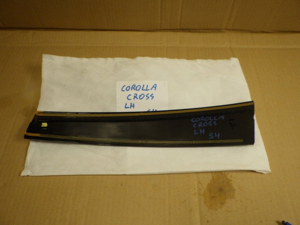 фото №4, Toyota corolla cross молдинг дверь левый перед nowa 75756