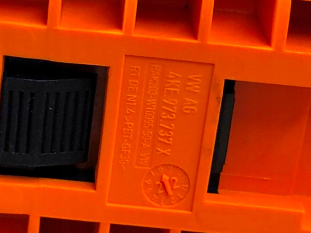 фото №11, Зарядное устройство кабель разъём зарядки audi e-tron ccs2 4kl971093t 4ke973737x