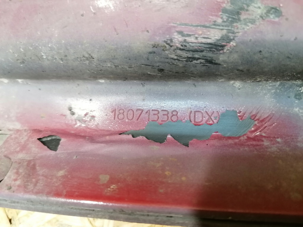 Молдинг порог правая порог правый  alfa romeo giulietta 2010-2020r Киев