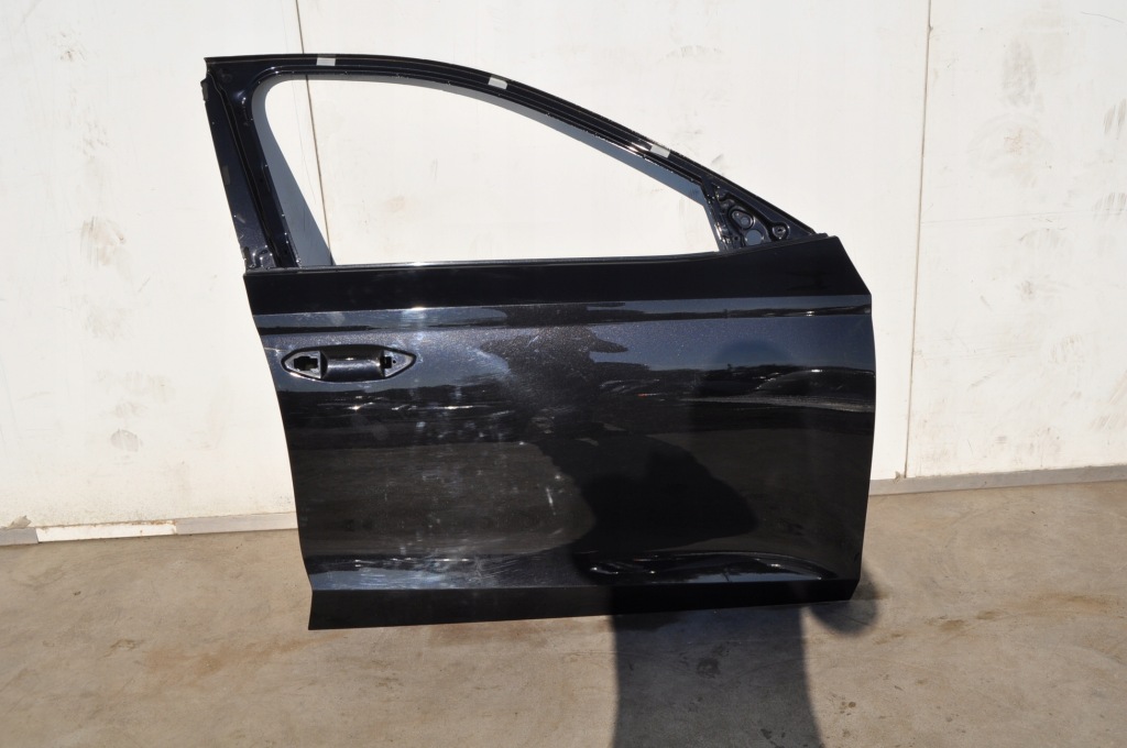 фото №1, Skoda octavia iv 5e3831312 дверь правое перед передние