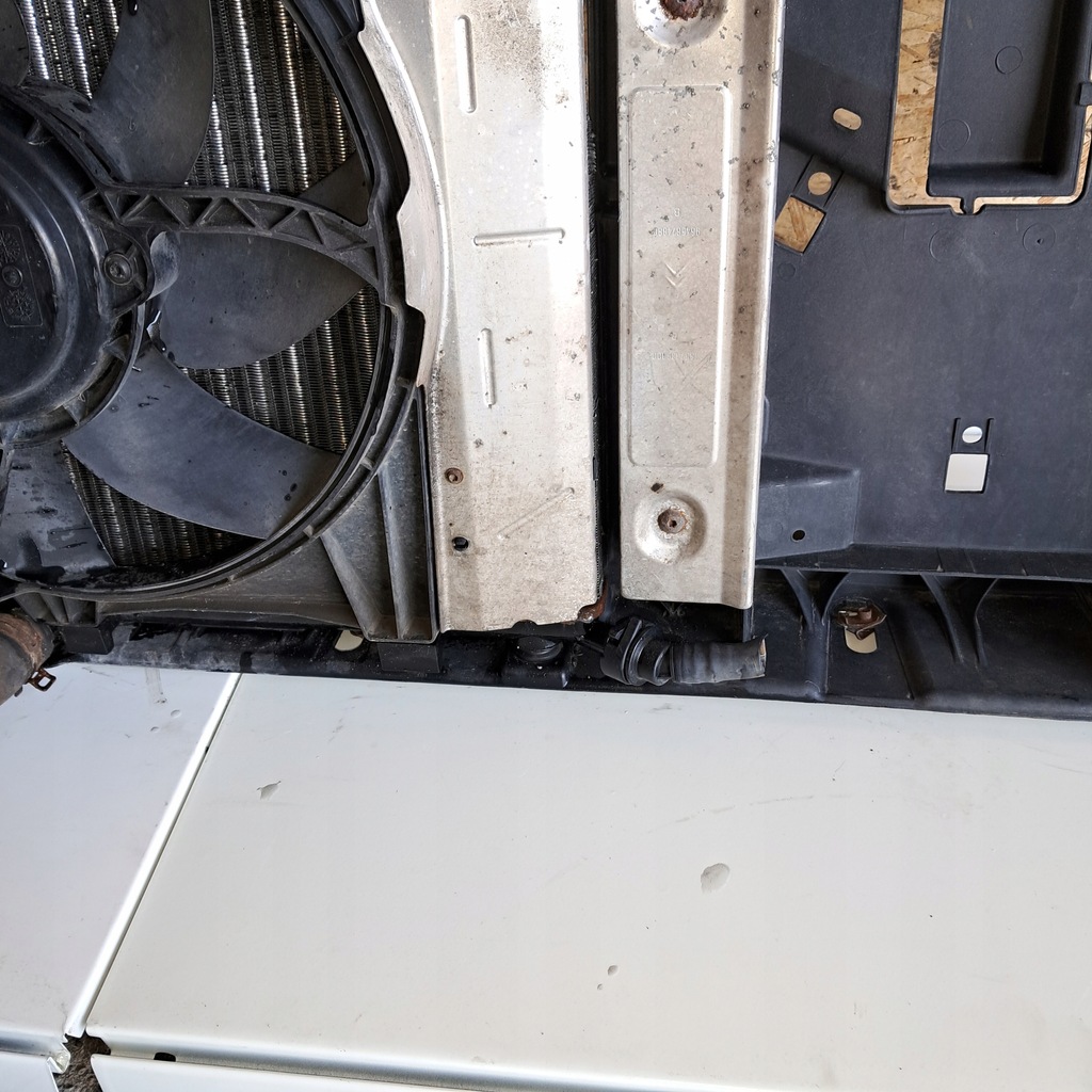 фото №14, Citroen c3 ii 1.4 8v pas передний радиатор комплект