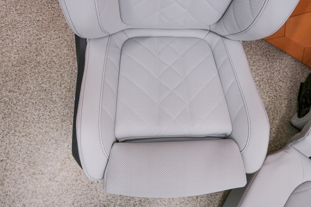 фото №7, Bmw x6 g06 салон сиденья обшивки кожа sensafin silverstone