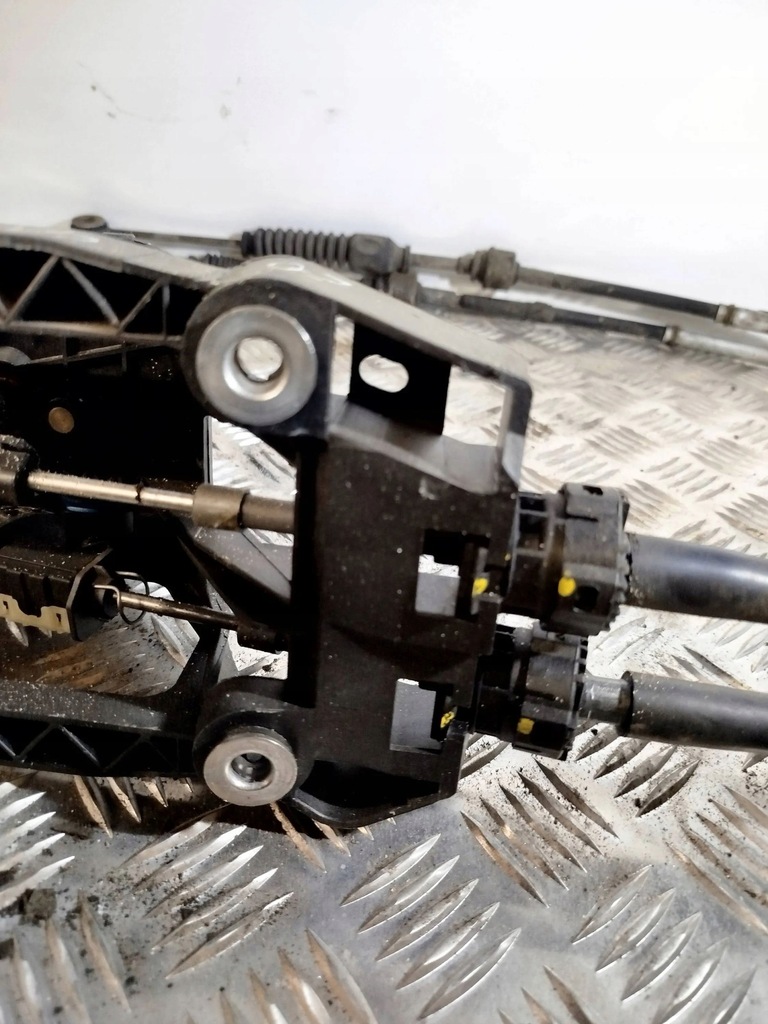 фото №8, Toyota avensis t250 2006 домкрат перемикання передач / верхній