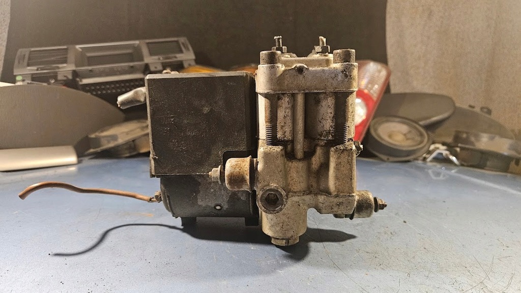 фото №4, Abs насос audi 80 b4 100 a6 c4 2.6 v6 0265201049 4a0614111a