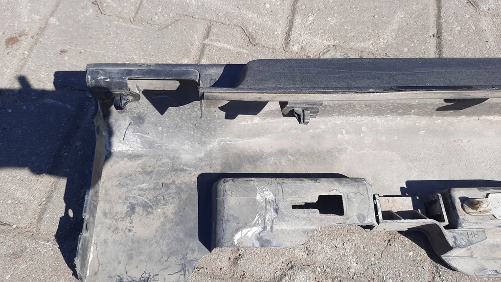 фото №9, Молдинг порог правая 31290542 volvo v40 ii cc