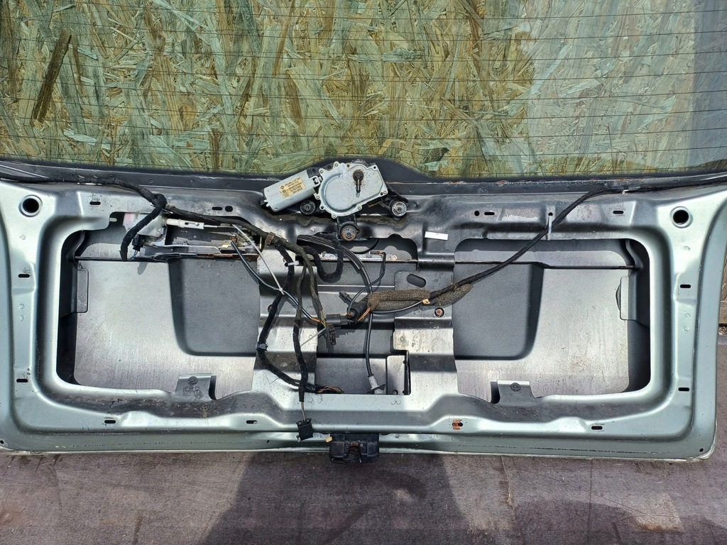 фото №13, Кришка багажника багажника задня задня vw passat b5 kombi lift 00-05 скло kpl