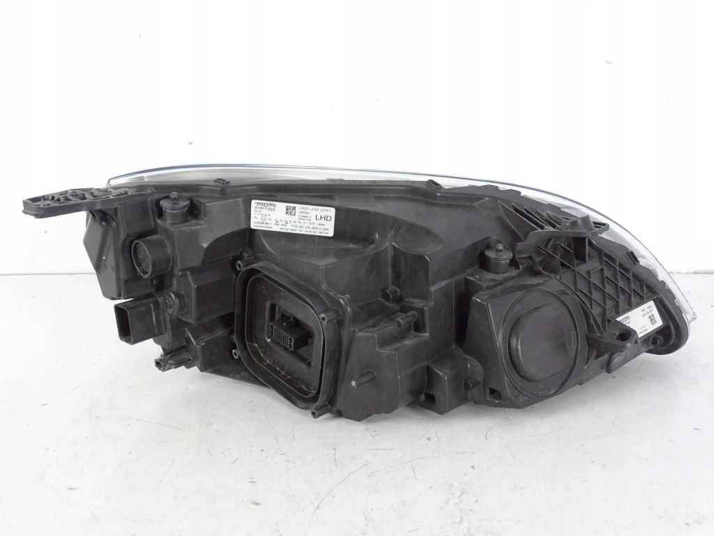 Фара перед передня ліва volvo v40 рестайлінг  full led в Україні