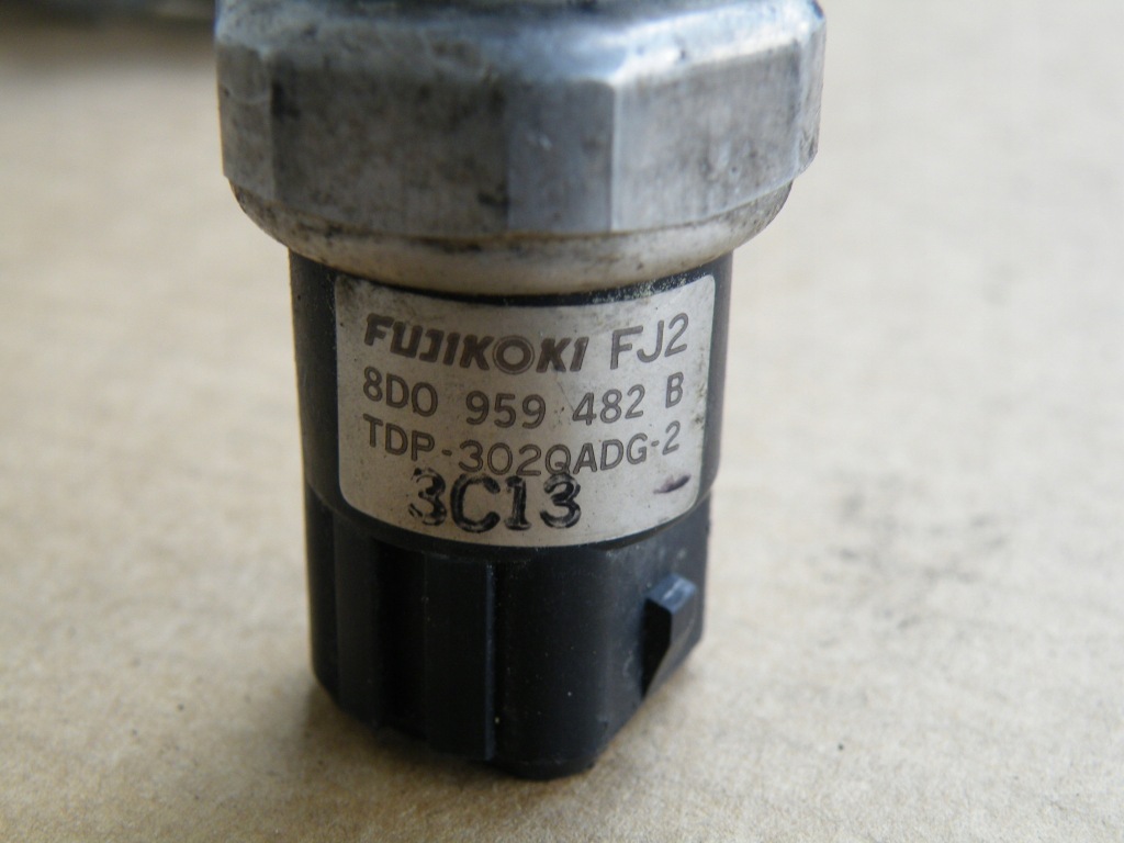 Vw passat b5 fl audi a4 b5 датчик тиску кондиціонера 8d0959482b Ціна
