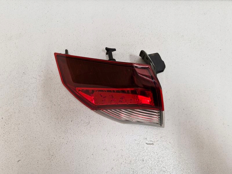 фото №8, Renault laguna 3 iii hb gt лампа левый задняя левая задняя w крыло 265550001r