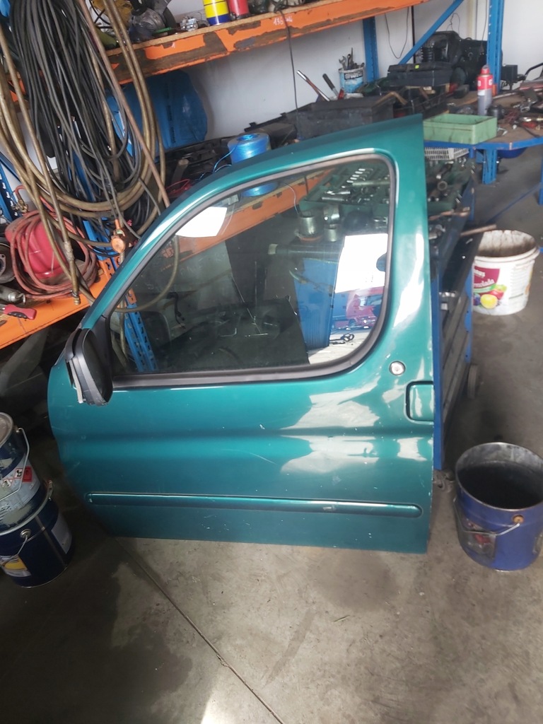 фото №2, Дверь перед citroen berlingo