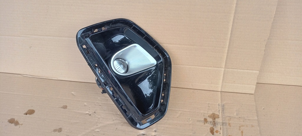 фото №1, Решётка решётка радиатора правая с противотуманная фара kia niro 86526-h8410 оригинал