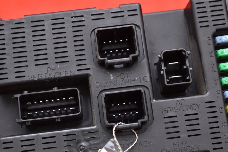 фото №10, Коробка запобіжників bsi 9664156780 citroen c2 c 2 1.4 hdi 68 km 03-08