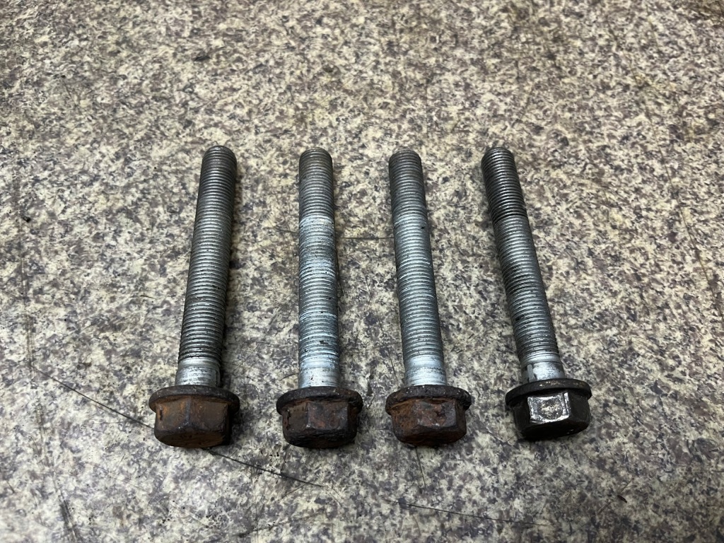 Купити Оригінальний номер bmw болт bmw x5 f15