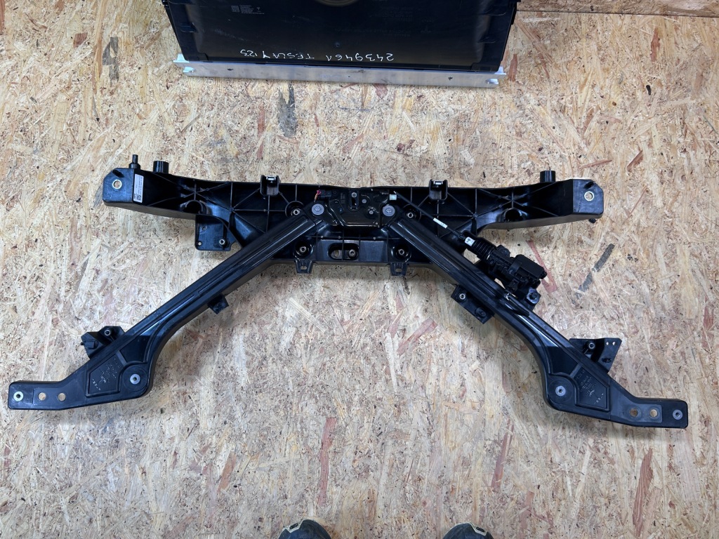 Ремінь передній підсилювач балка радіатор tesla model y 2020- Зі Шроту