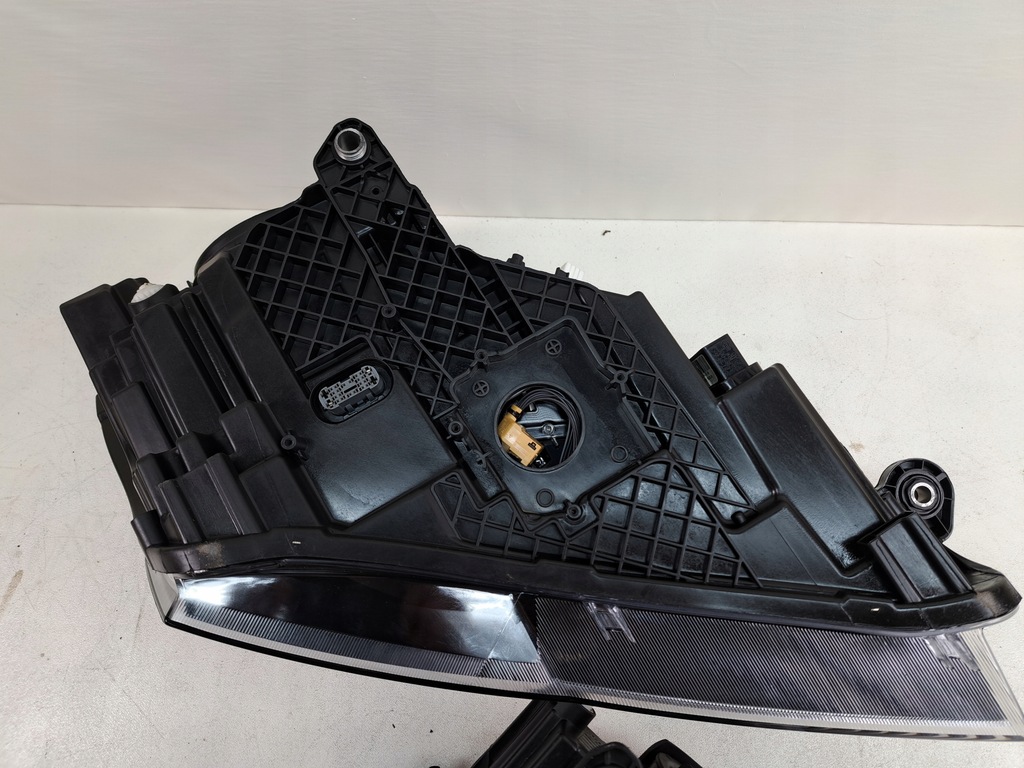 фото №11, Фара лампа перед ліва права ксенон skoda superb iii