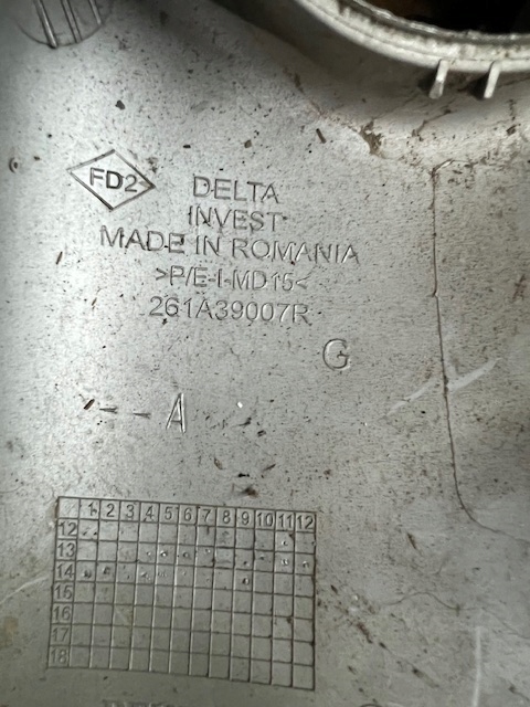 фото №6, Решётка противотуманной фары правая-левая sandero ii 261a20107r