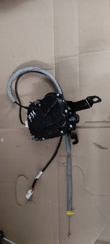 Купити Bmw f31 доводчик кришки