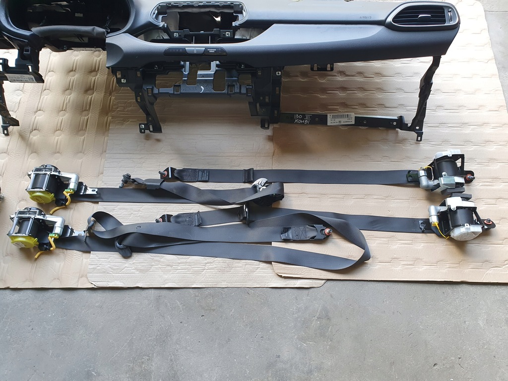 фото №7, Hyundai i30 iii 2017- консоль приборная панель приборная 2x подушка безопасности 4x ремни kombi usz