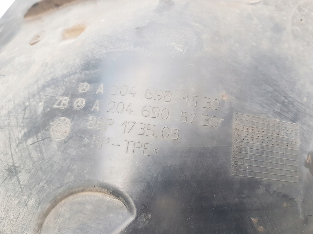 Купити Повний підкрилок лівий перед mercedes w204 2046984530 2046904730