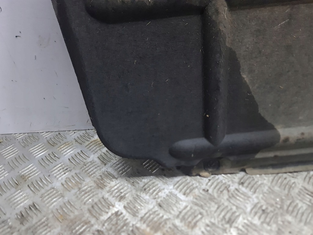 Jeep grand cherokee 2013 накладка средняя подвеска с Разборки