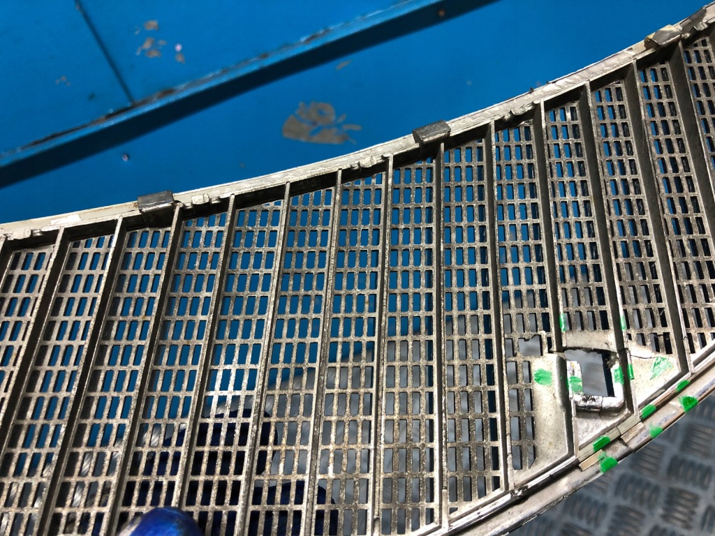 Mercedes w123 c123 купе решітка жабо хром 1238360665 Київ