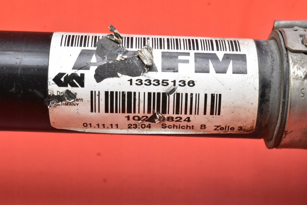 Привідний вал права перед механічна коробка передач 13335136 opel astra 4 iv j 1.7 cdti 110 km 09-12 Зі Шроту