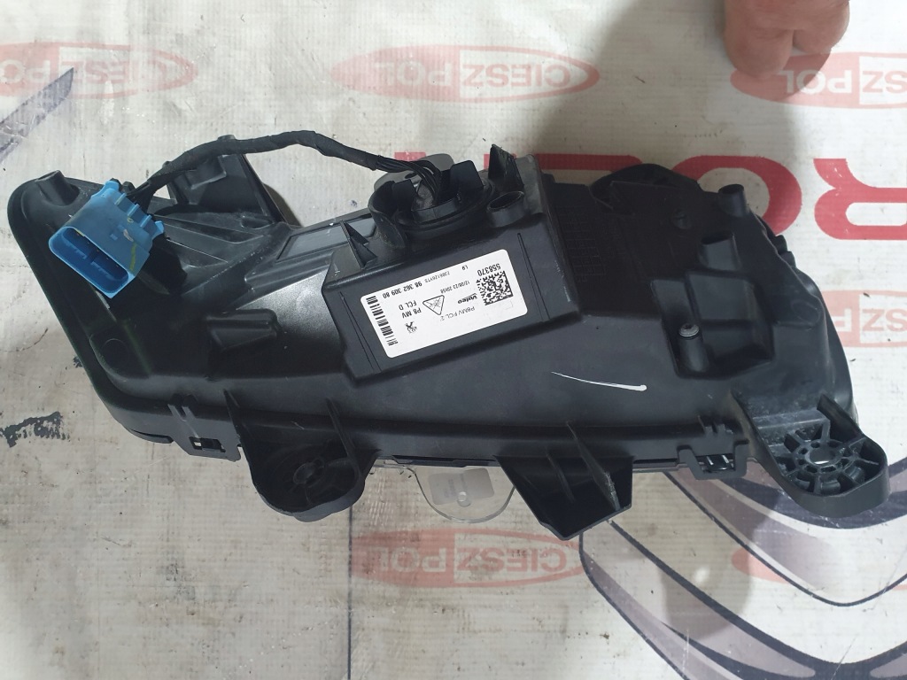 Противотуманная фара правая  фара правый  led drl peugeot 3008 2 5008 2 оригинал  9836230980 Недорого
