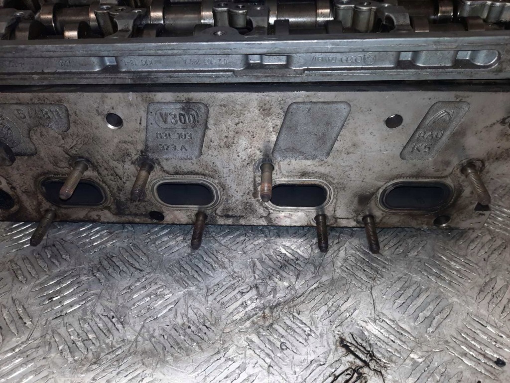 Головка валы 1.6tdi cay 03l103373a Доставка