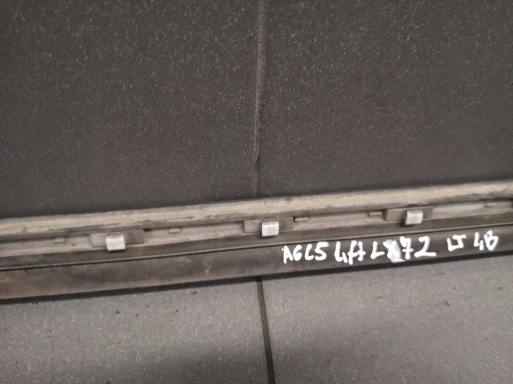 фото №10, Молдинг дверь левый задняя audi a6 c5 lift lx7z