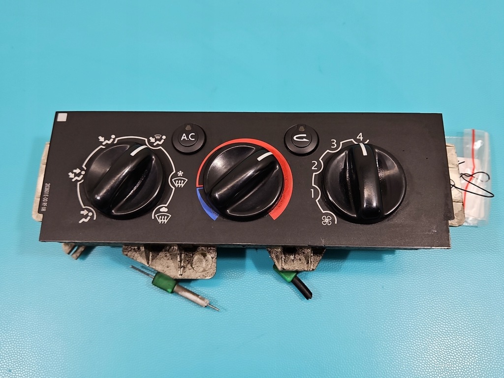 фото №2, Консоль панель обдув renault master ii g2202191