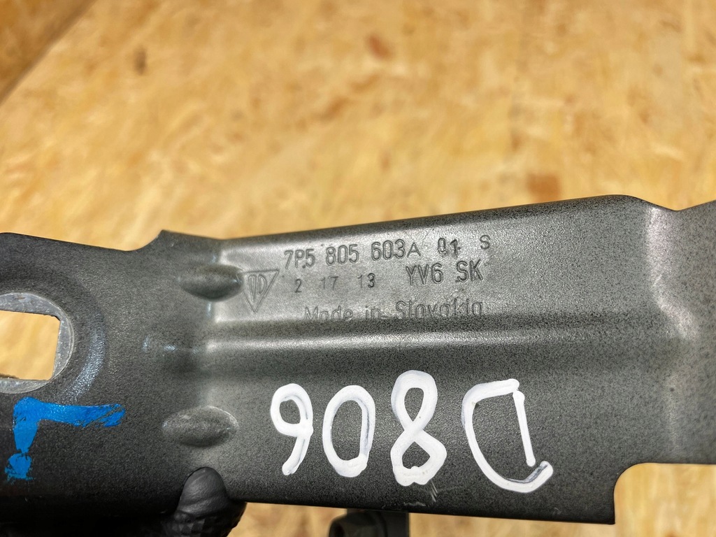 фото №9, Кронштейн кронштейн крыла перед левый porsche cayenne ii 7p5 7p5805603a