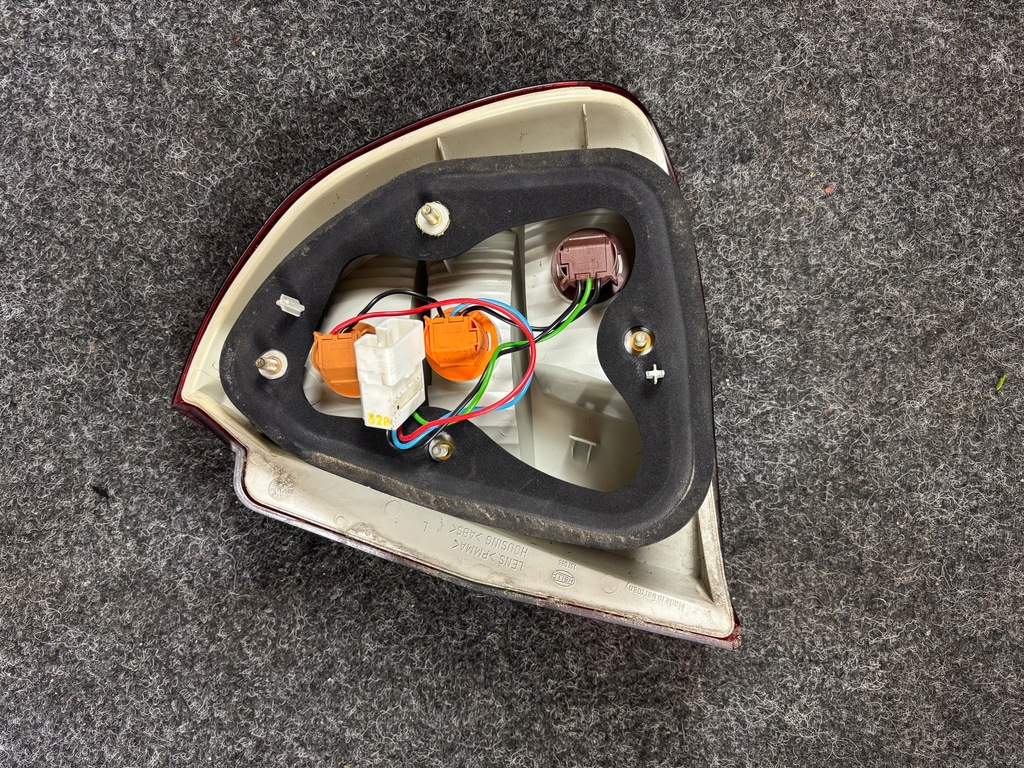 фото №7, Mitsubishi carisma лампа левая задняя