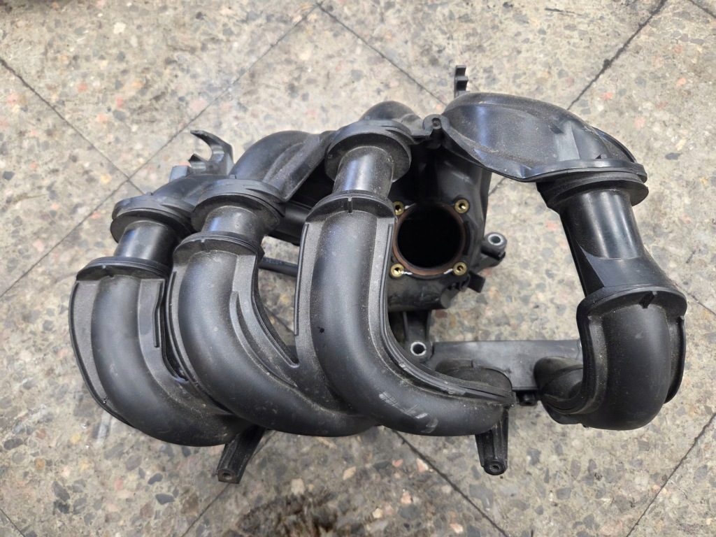 Купити 2s6g-9424-e колектор впускний  volvo c30 1.6 16v