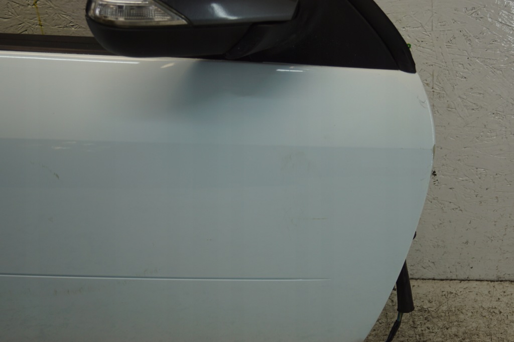 Дверь правый перед smart forfour в Украине