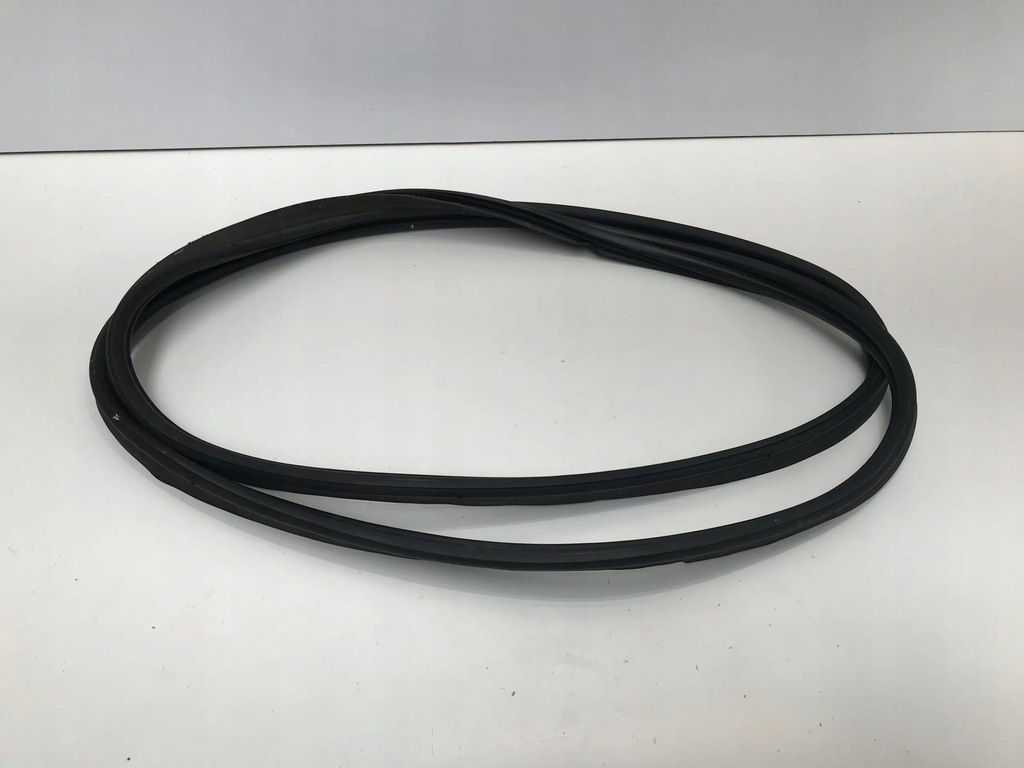 фото №1, Volvo xc40 прокладка кузовная крышки багажника