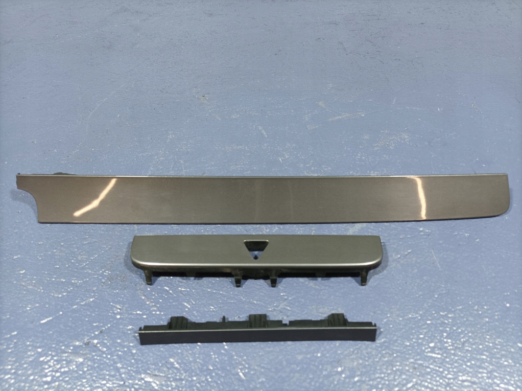 фото №7, Vw passat b6 накладки декоры панели приборная панель eu 3c0858069m