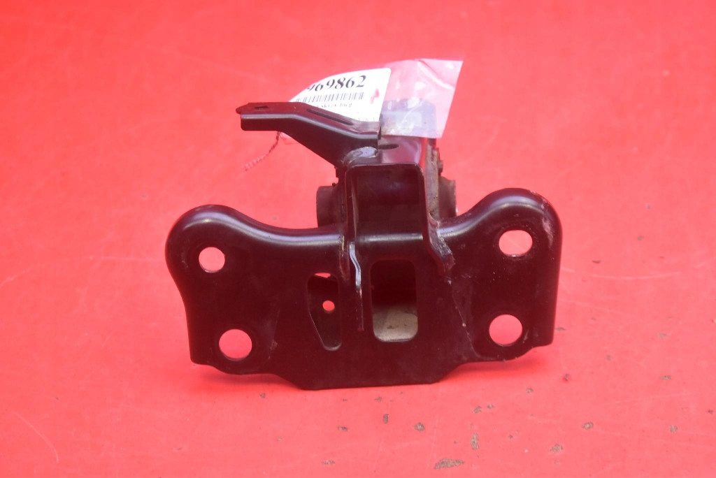 фото №6, Кронштейн подушка коробки передач toyota verso 1 i 1.8 valvematic 147 km 09-18