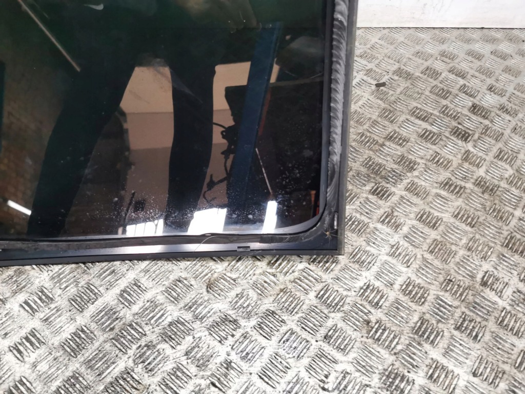 фото №14, Tesla model 3 2022 скляний люк