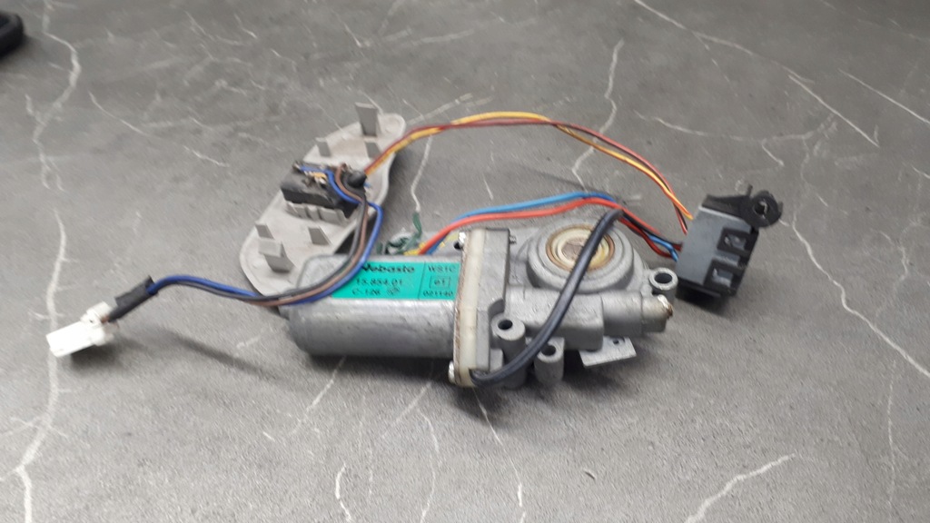 фото №1, 15.854.01 моторчик люк alfa romeo 156