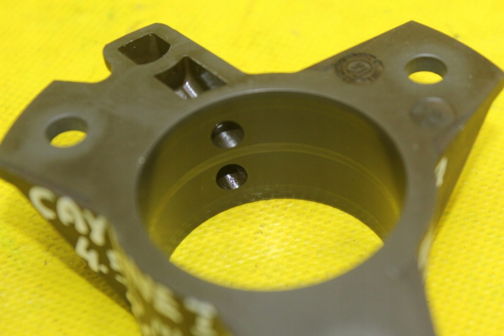 Фланец вкладыш подшипник вала porsche cayenne i 4.5 b m48 9481052162r в Украине