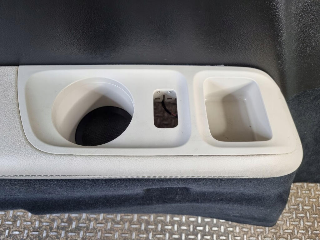 2022 mercedes-benz gls x167 панель бардачка колеса запасного a1676900506 в Україні