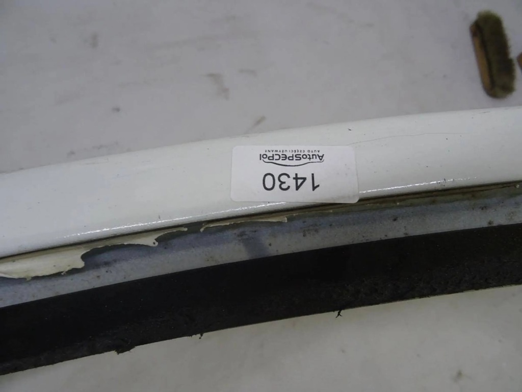 фото №2, Спойлер кришки багажника mercedes w204